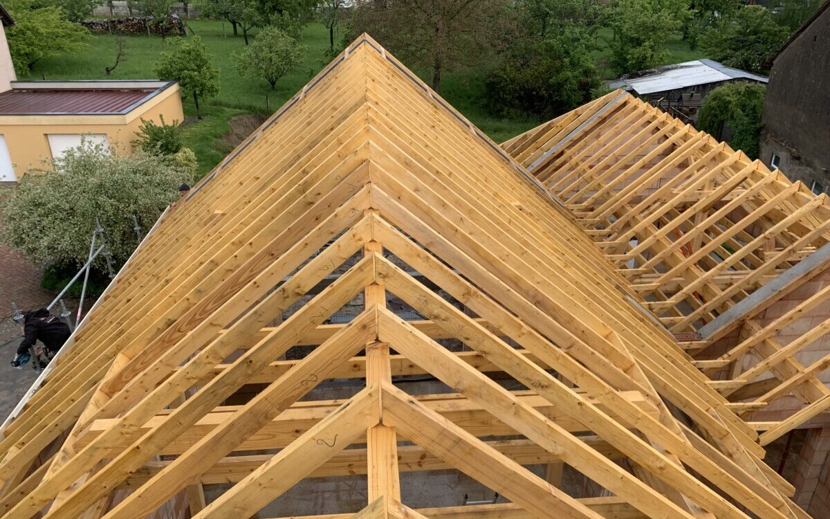 NB TOITURE070 1200X750 | NB Toitures Quels sont les critères pour choisir le bon bois dans la construction de votre charpente ? Saint-Louis