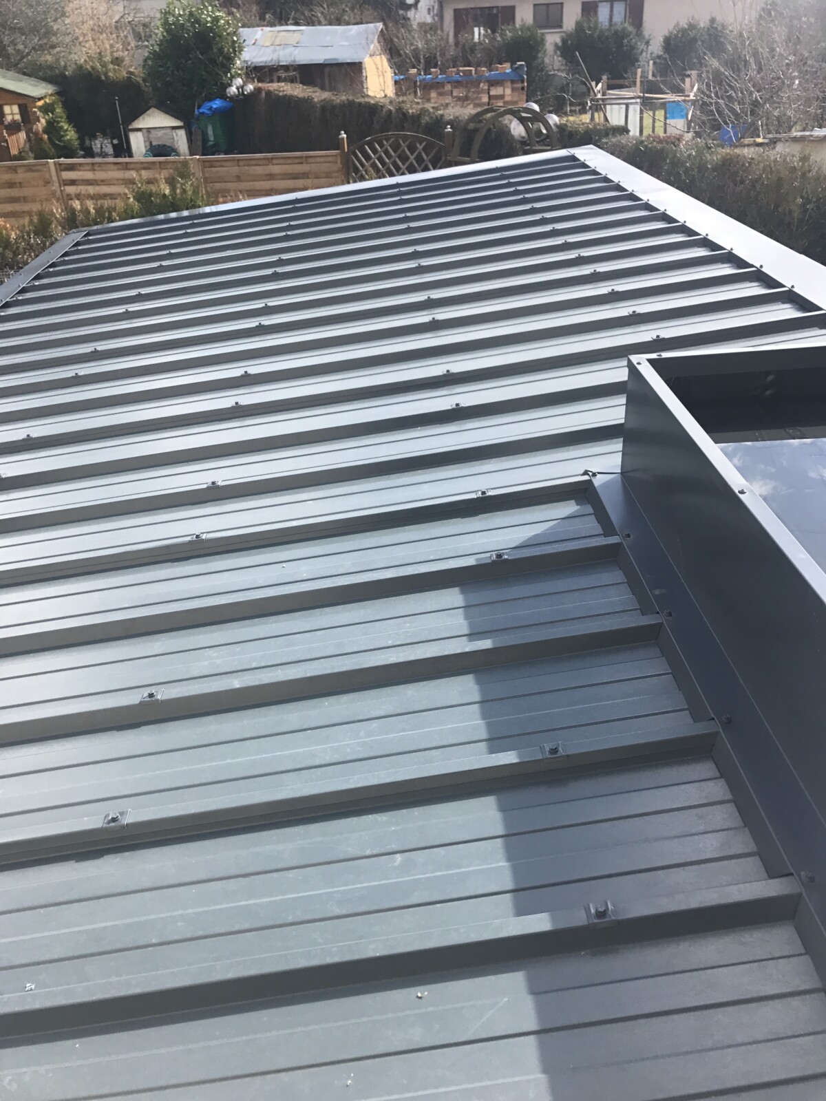 Quels sont les avantages d&rsquo;une toiture en zinc pour les r&eacute;gions humides ? Riedisheim