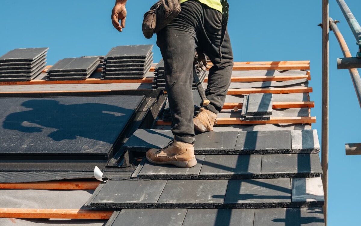 Tuiles en ardoise ou pierres naturelles : quelles différences pour votre toiture ? Illzach